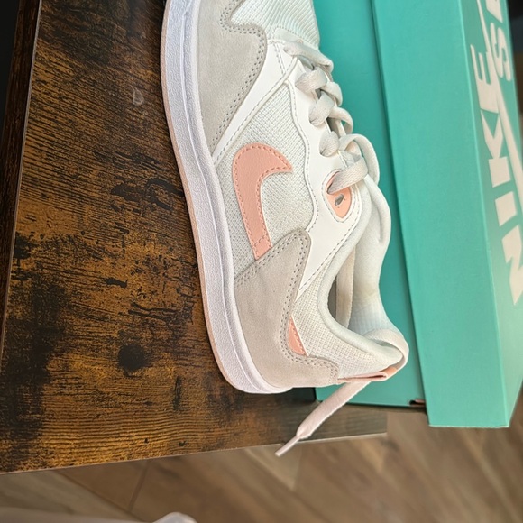 Nike SB White and Peach Sneakers